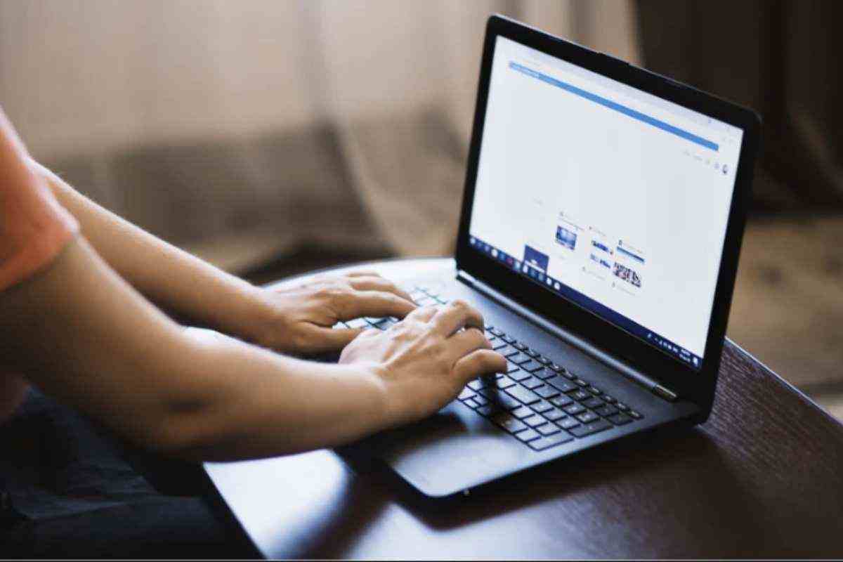 Un errore comune è voler aprire subito tutte le applicazioni usate ogni giorno. Il risultato è un sistema che si blocca nei primi secondi